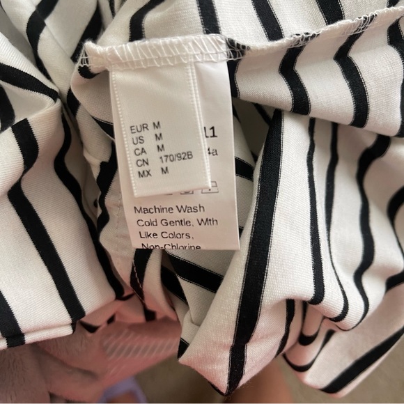 Midi Length Black and White Striped Tunic with pockets - Picture 10 of 10